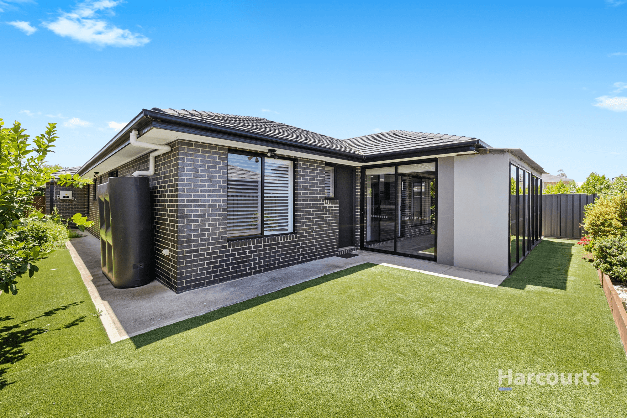 25 Lightsview Boulevard, Rockbank, VIC 3335