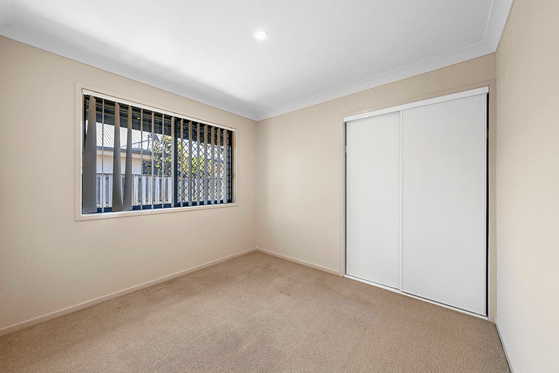 19 Carmarthen Circuit, Pacific Pines, QLD 4211