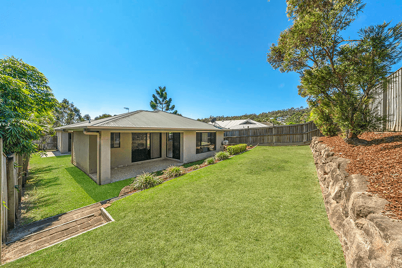 19 Carmarthen Circuit, Pacific Pines, QLD 4211