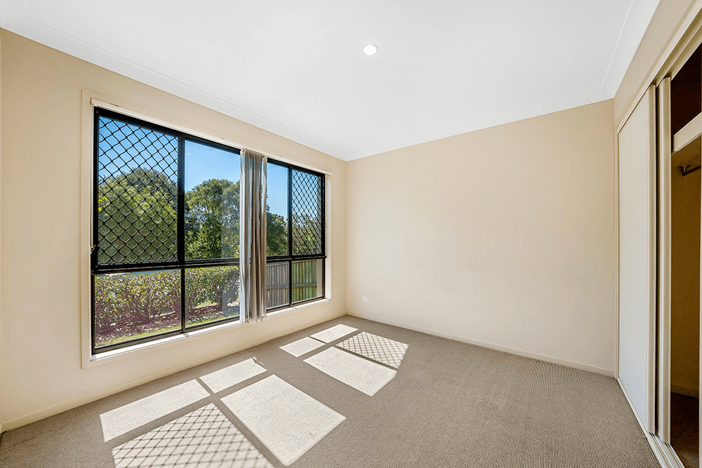 19 Carmarthen Circuit, Pacific Pines, QLD 4211