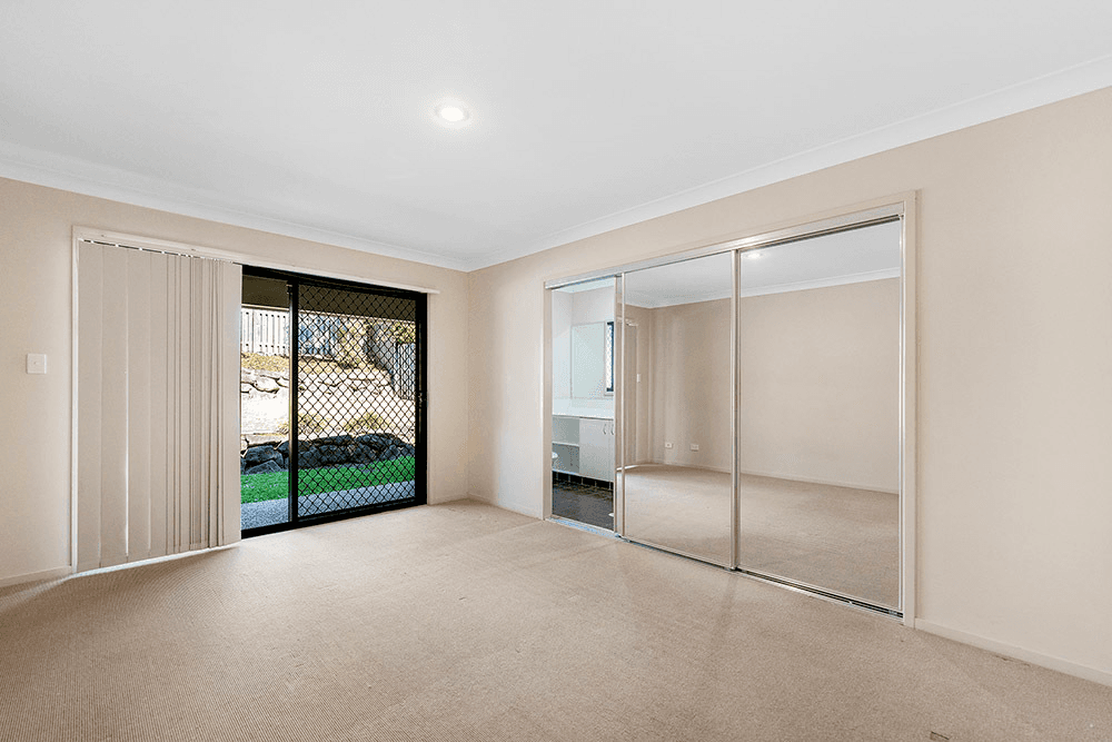 19 Carmarthen Circuit, Pacific Pines, QLD 4211