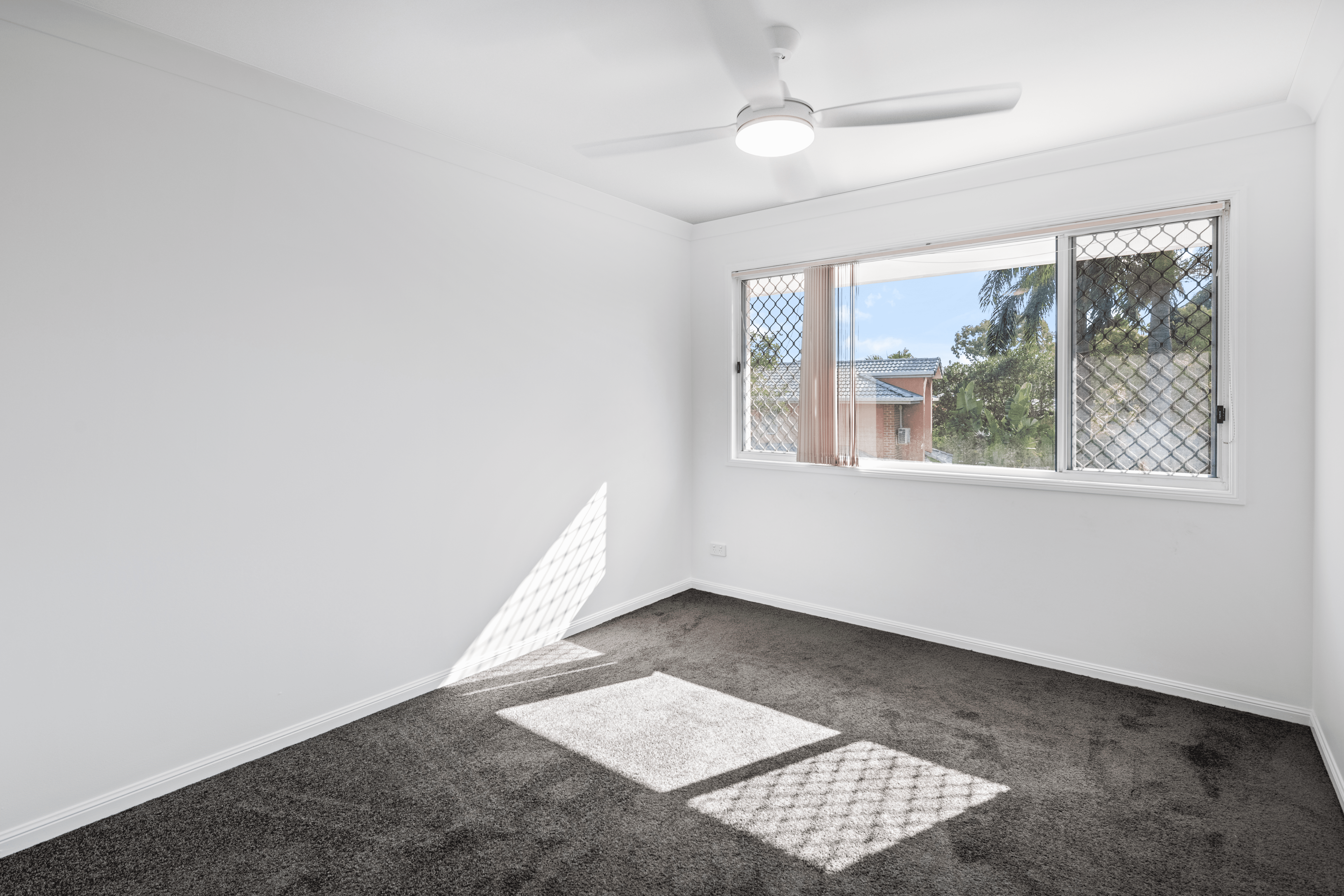 1/52-54 Margaret Street, SOUTHPORT, QLD 4215