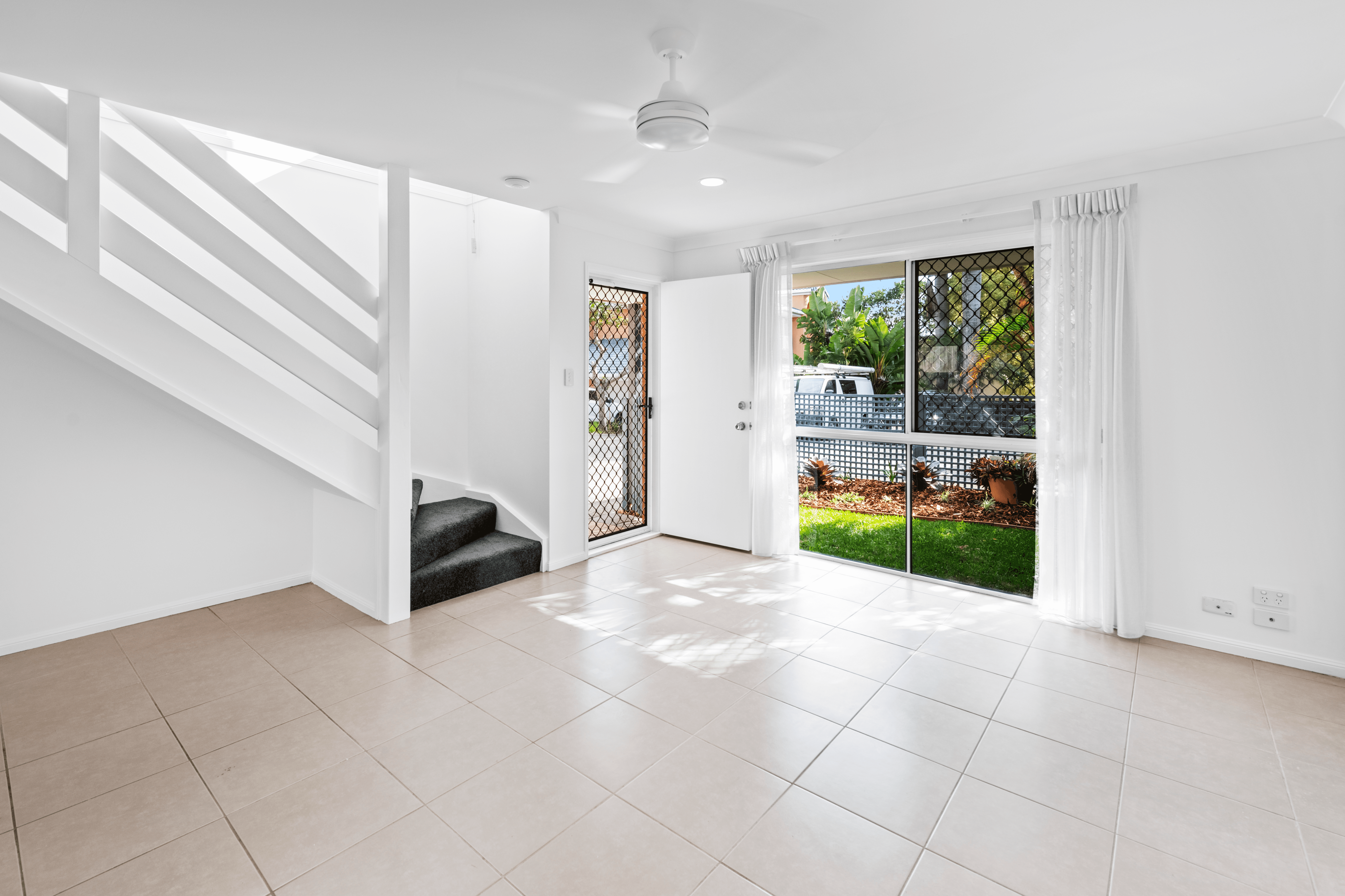 1/52-54 Margaret Street, SOUTHPORT, QLD 4215