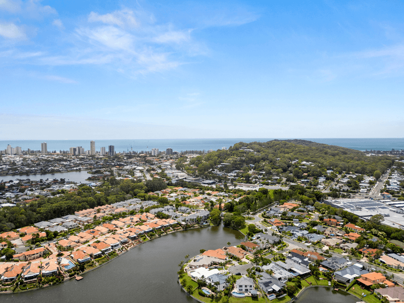 199 Dunlin Drive, BURLEIGH WATERS, QLD 4220