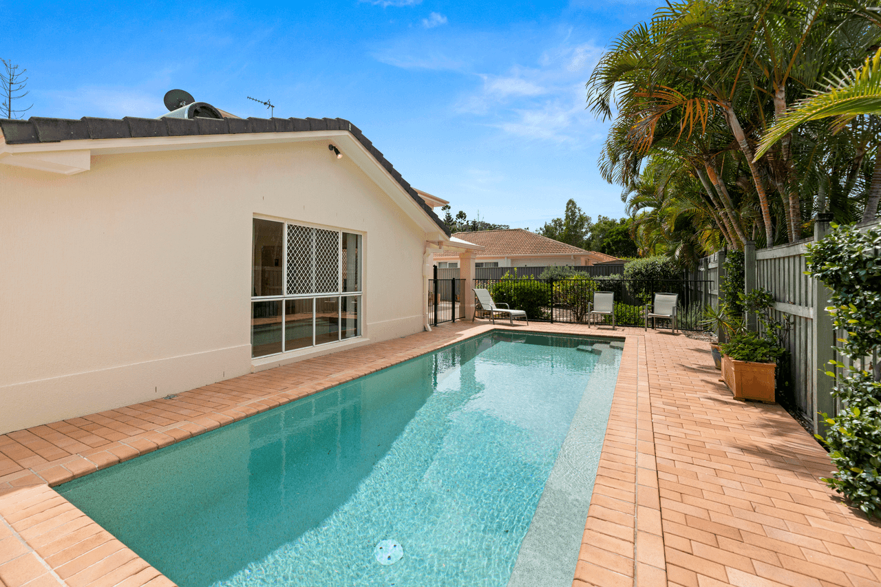 199 Dunlin Drive, BURLEIGH WATERS, QLD 4220