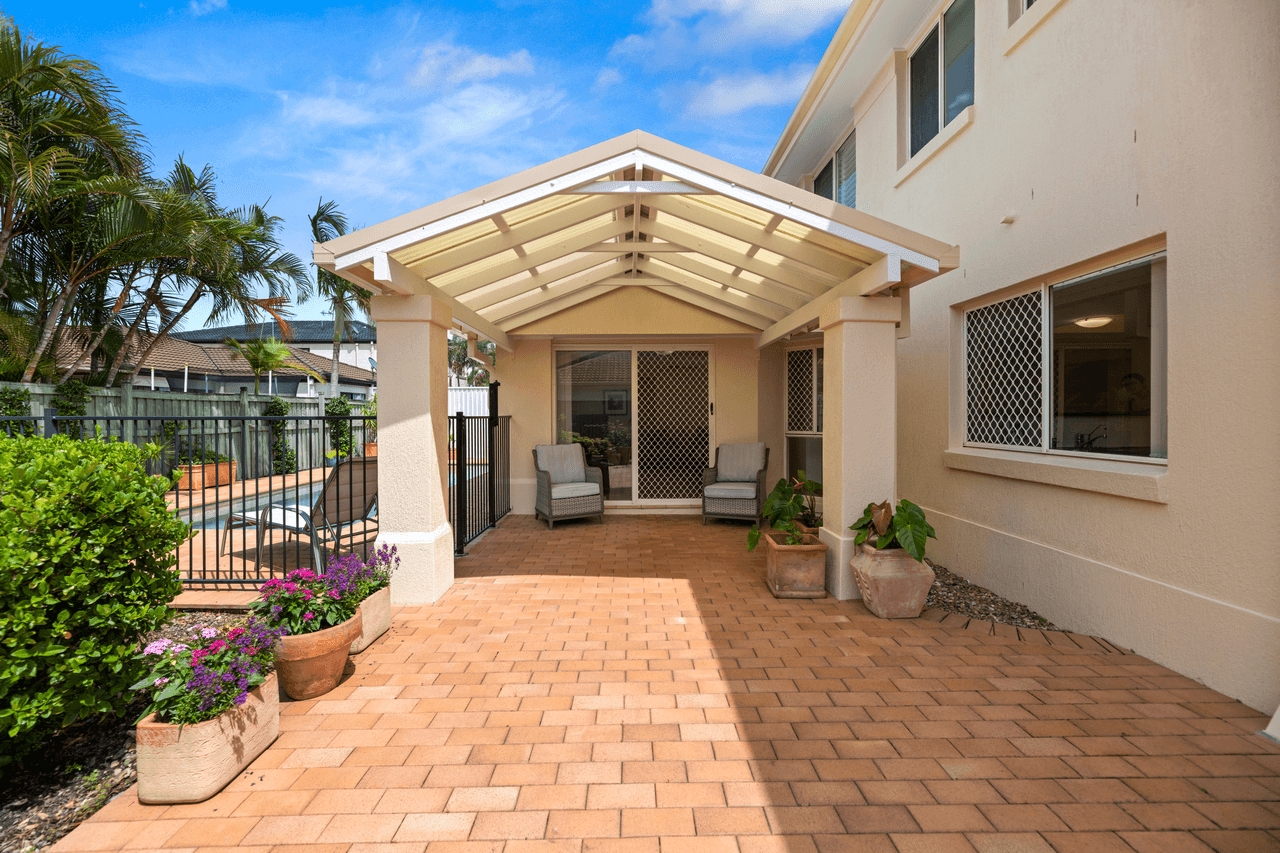 199 Dunlin Drive, BURLEIGH WATERS, QLD 4220