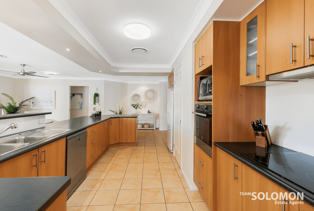 4 Hurst Close, Wellington Point, QLD 4160