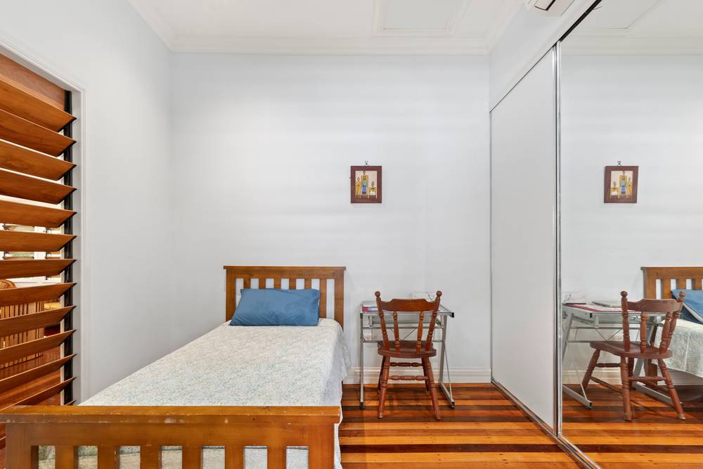 4 Holmes Street, Stratford, QLD 4870