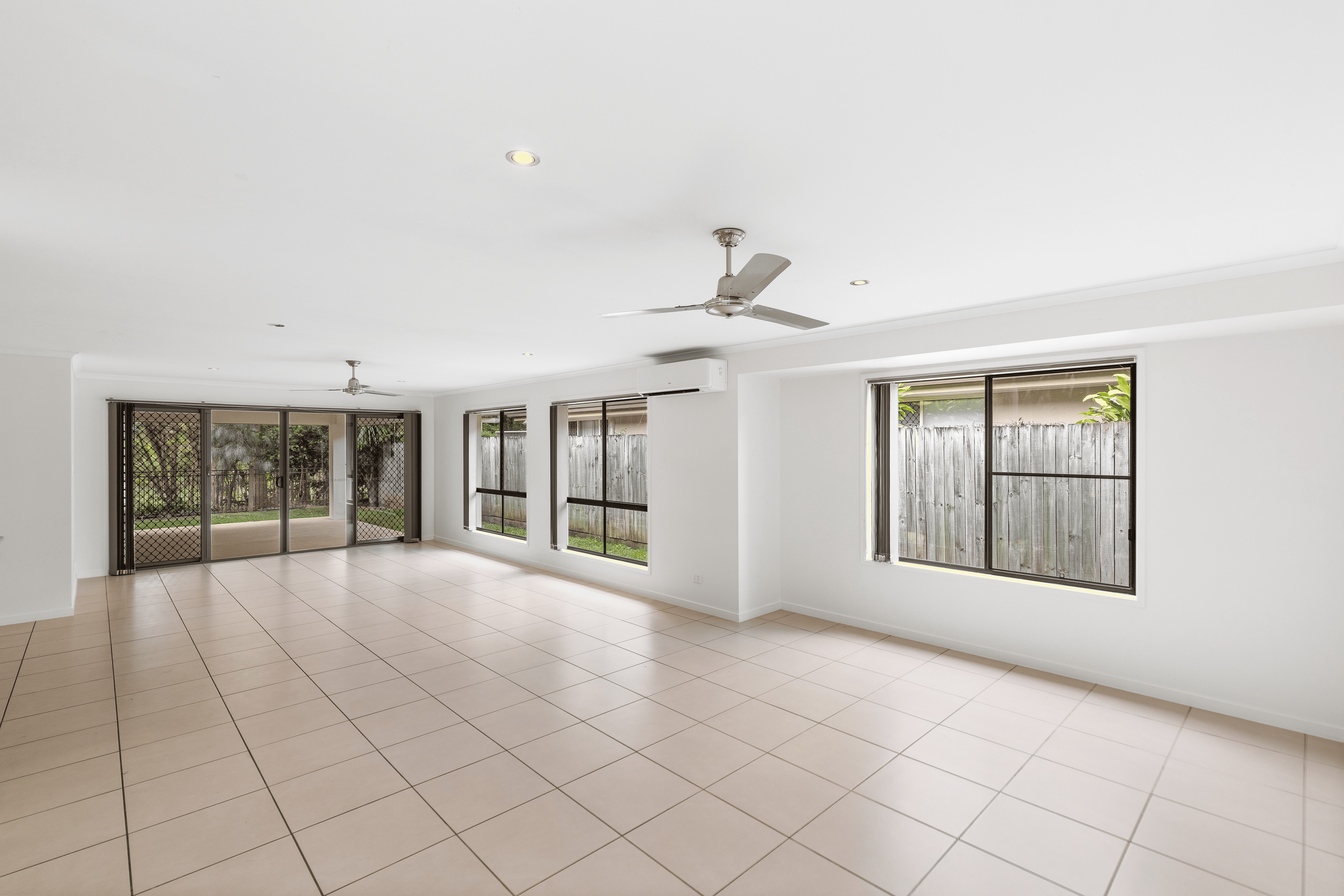 5 Cockatoo Court, BEERWAH, QLD 4519