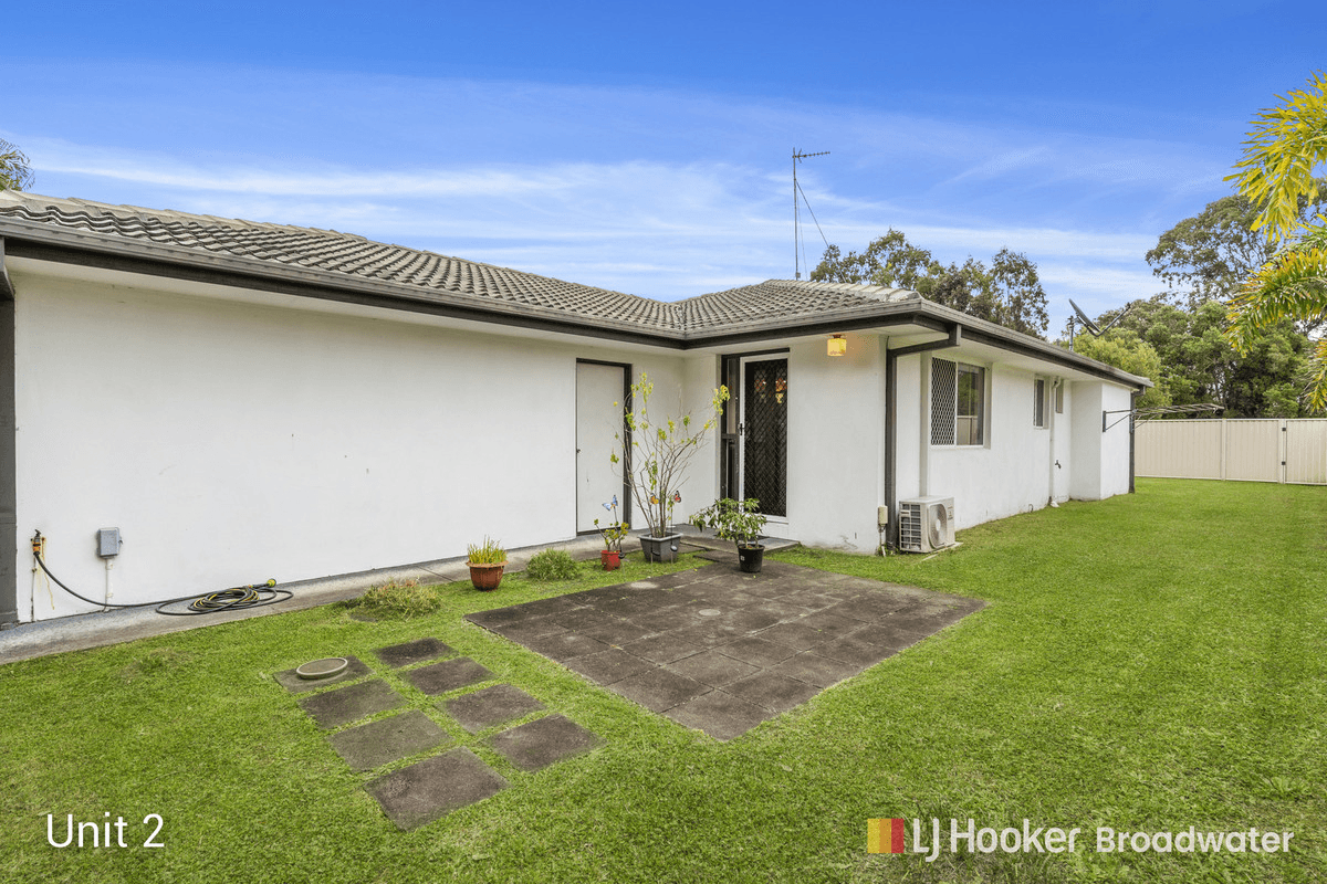 2/130 Kumbari Avenue, LABRADOR, QLD 4215