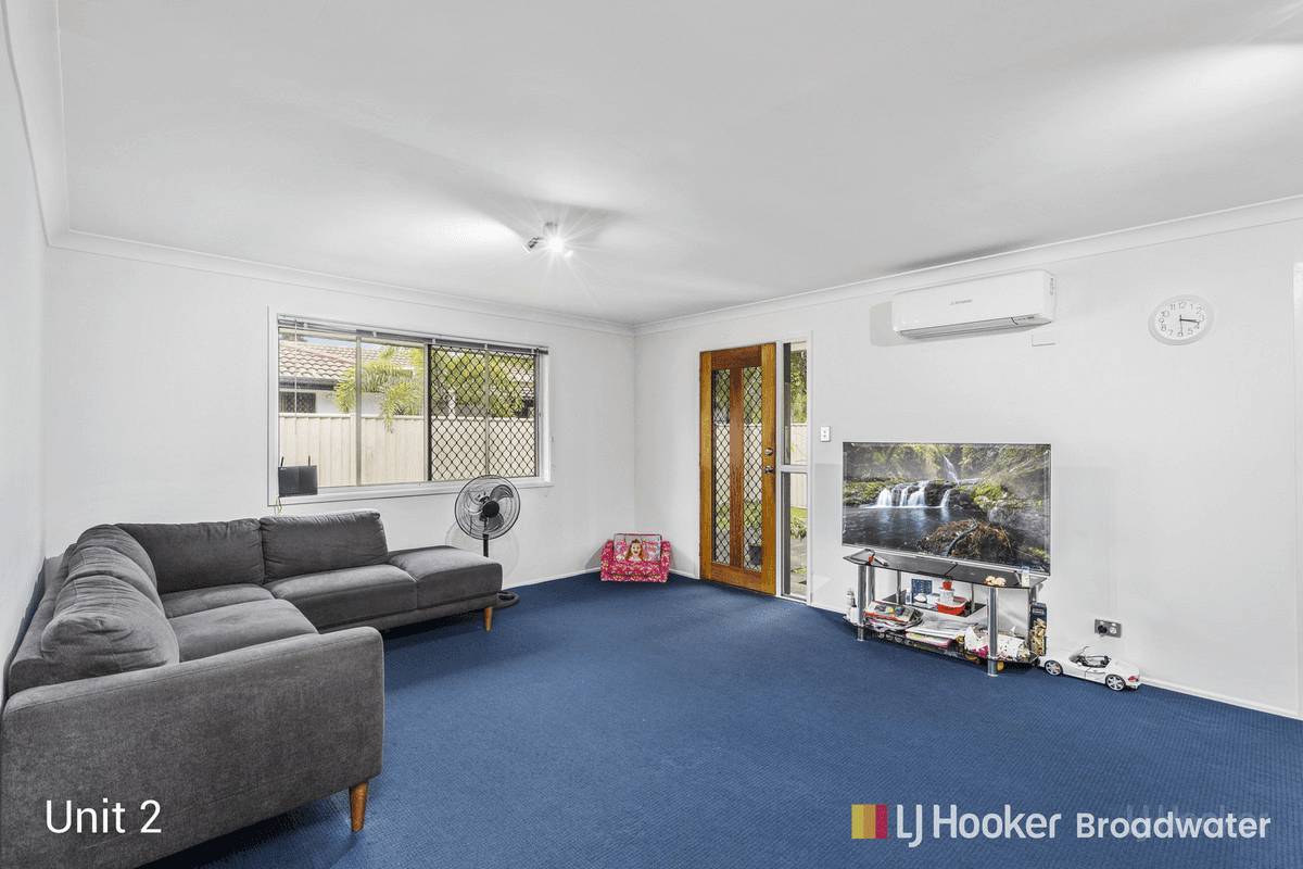 2/130 Kumbari Avenue, LABRADOR, QLD 4215