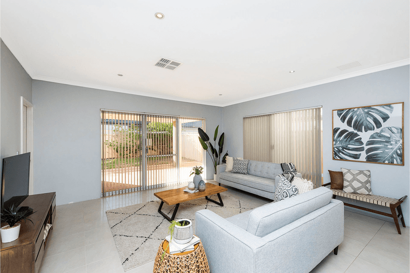 15 Korcula Boulevard, CANNING VALE, WA 6155