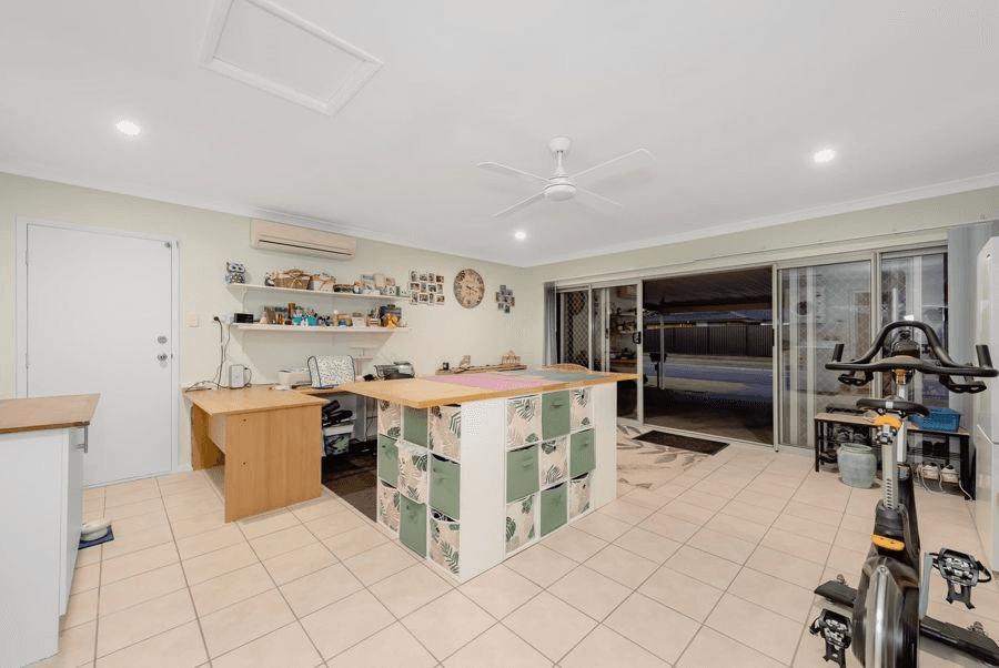 6 Bushgum Crescent, UPPER COOMERA, QLD 4209