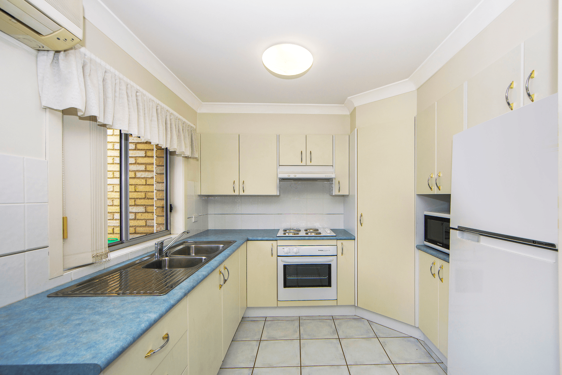 1/10 Waratah Avenue, Woy Woy, NSW 2256