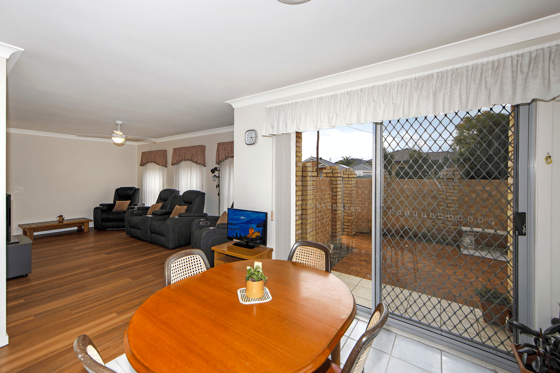 1/10 Waratah Avenue, Woy Woy, NSW 2256