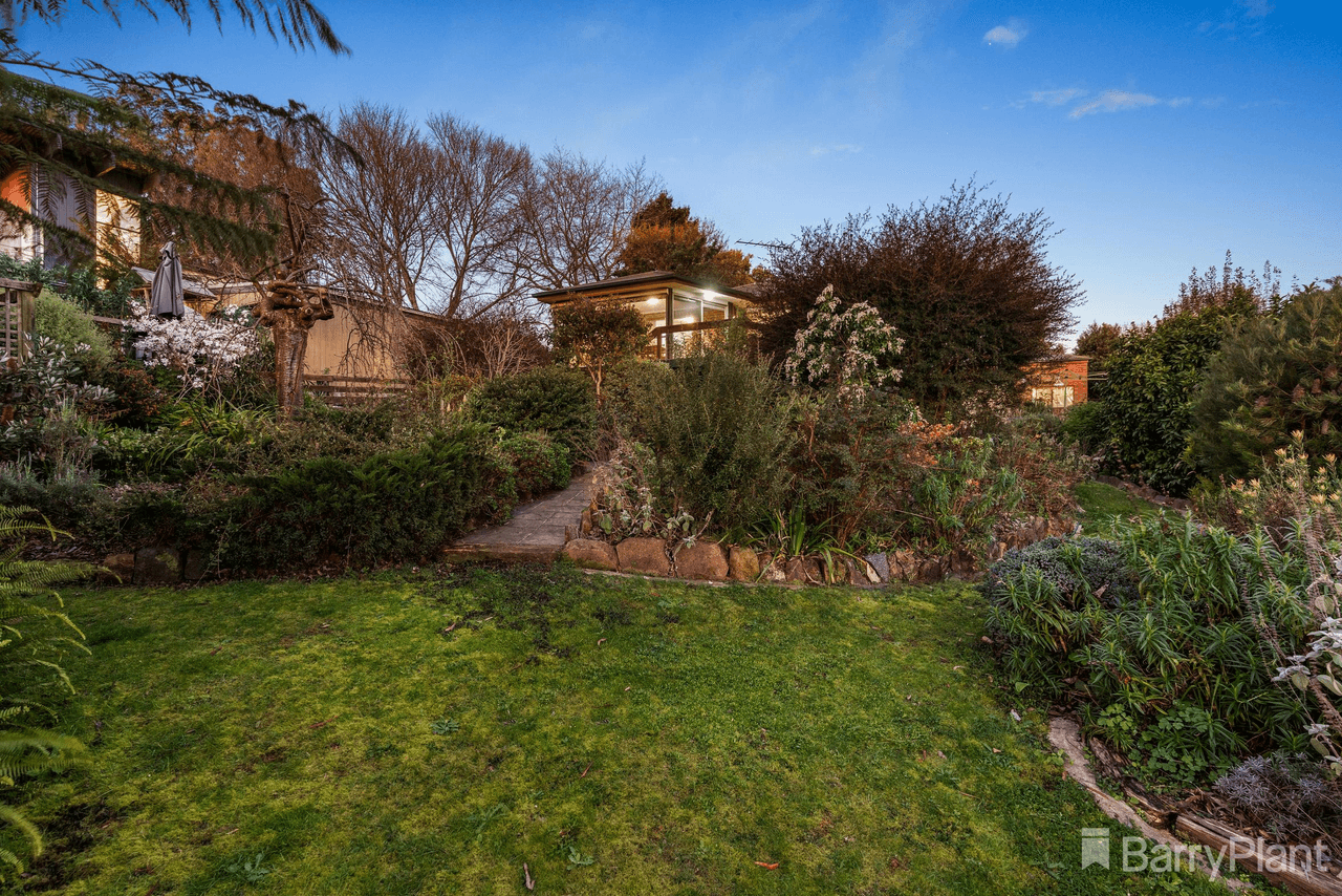 14 Bayview Road, Emerald, VIC 3782