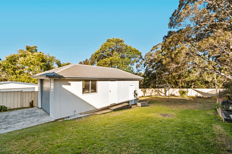 21 Staff Road, UNANDERRA, NSW 2526