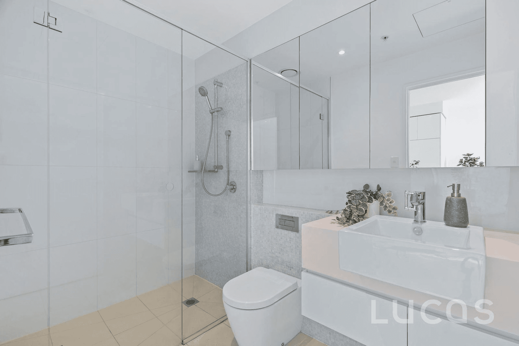 2402/241 Harbour Esplanade, Docklands, VIC 3008