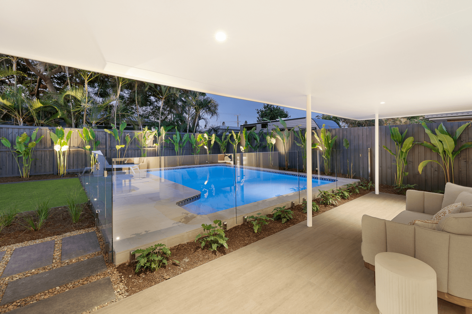 39 Coogeen Street, Sorrento, QLD 4217