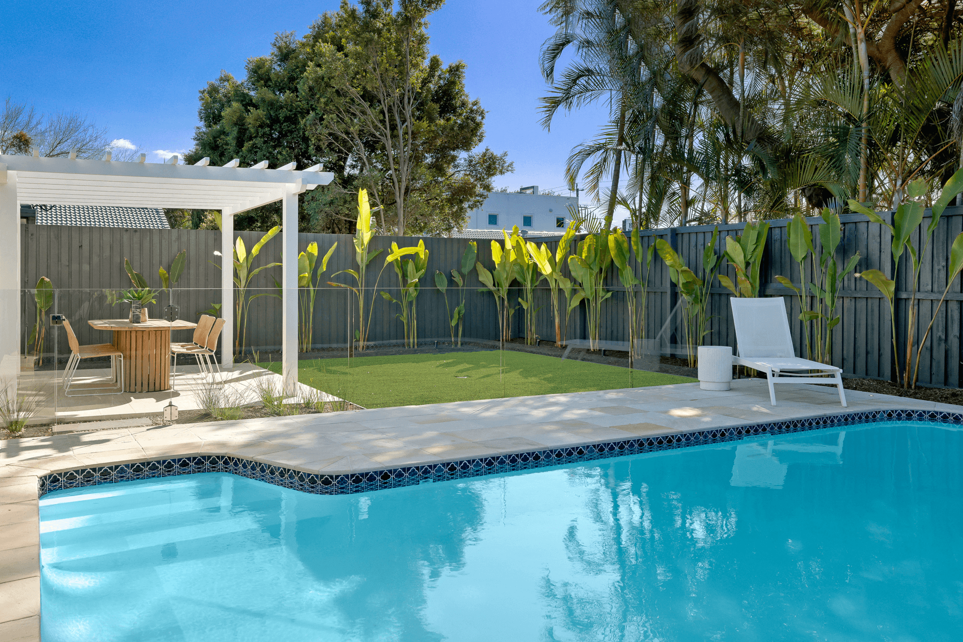 39 Coogeen Street, Sorrento, QLD 4217