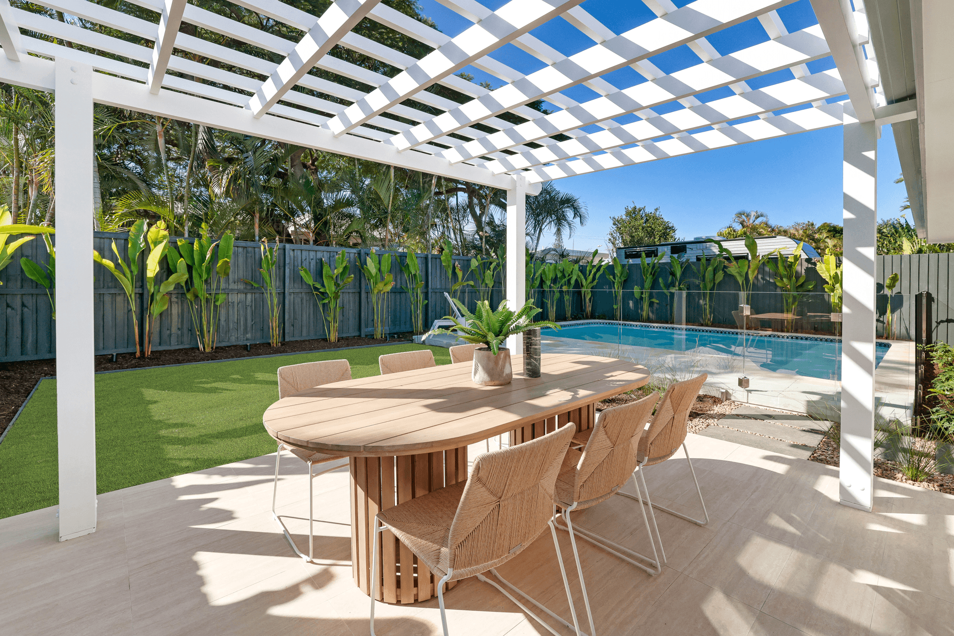 39 Coogeen Street, Sorrento, QLD 4217