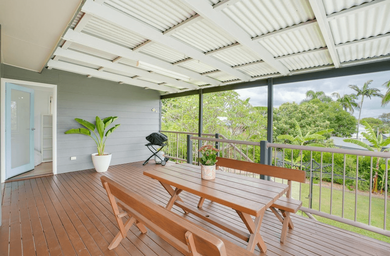 15 Larwon Terrace, Southport, QLD 4215