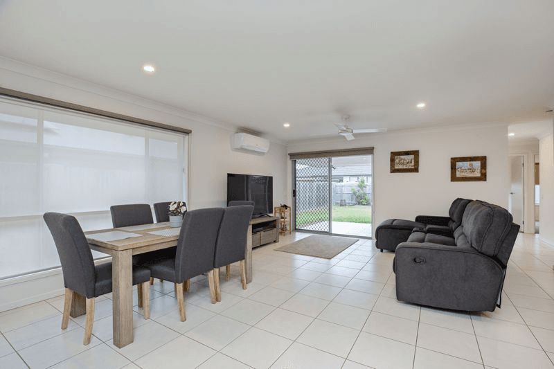 3 Helmore Road, JACOBS WELL, QLD 4208