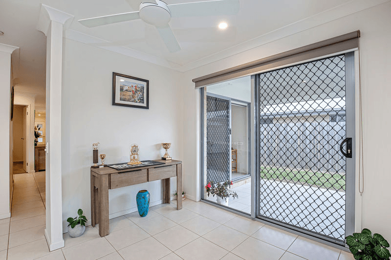 3 Helmore Road, JACOBS WELL, QLD 4208