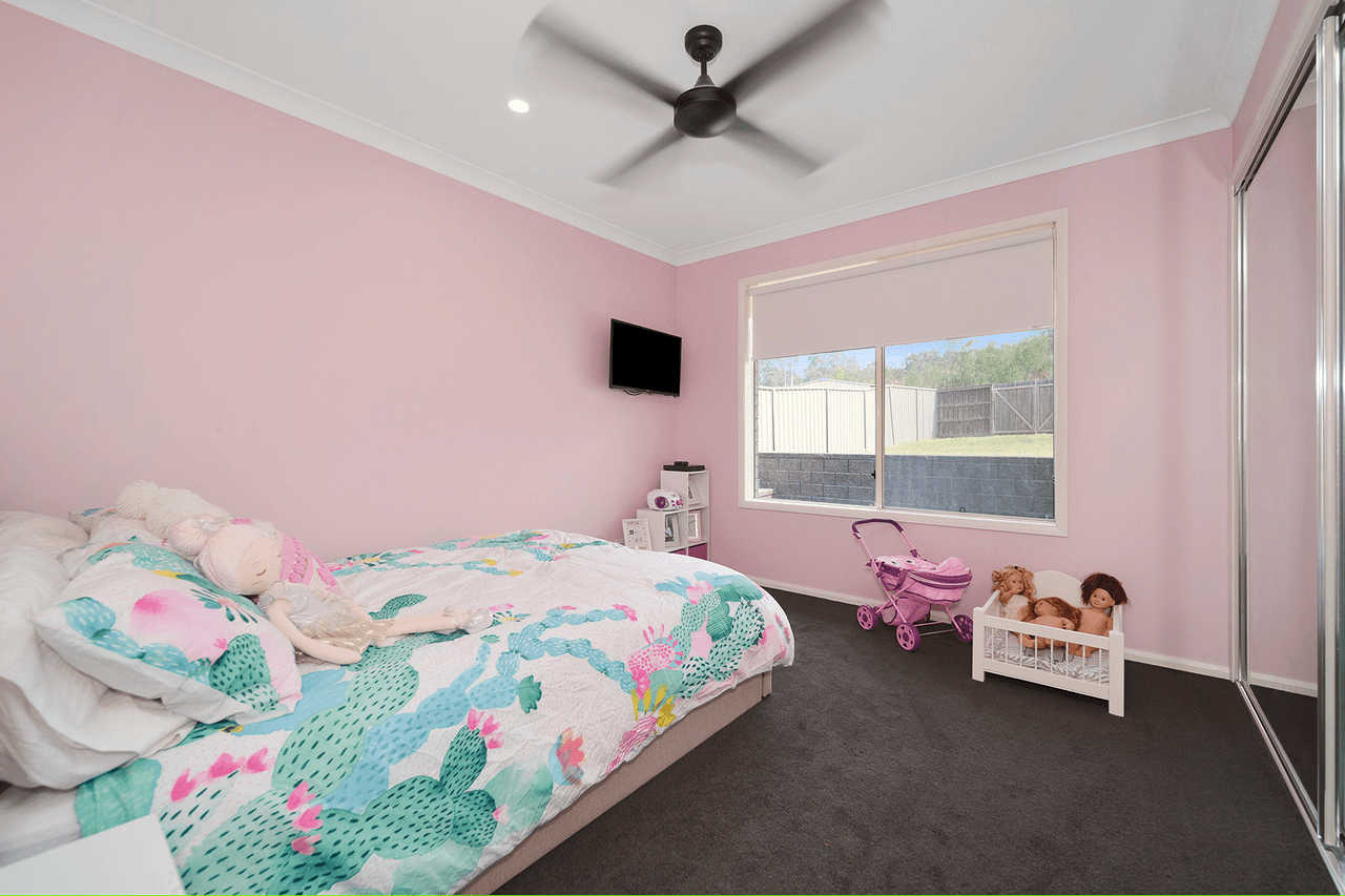 29 Craighill Crescent, Cameron Park, NSW 2285