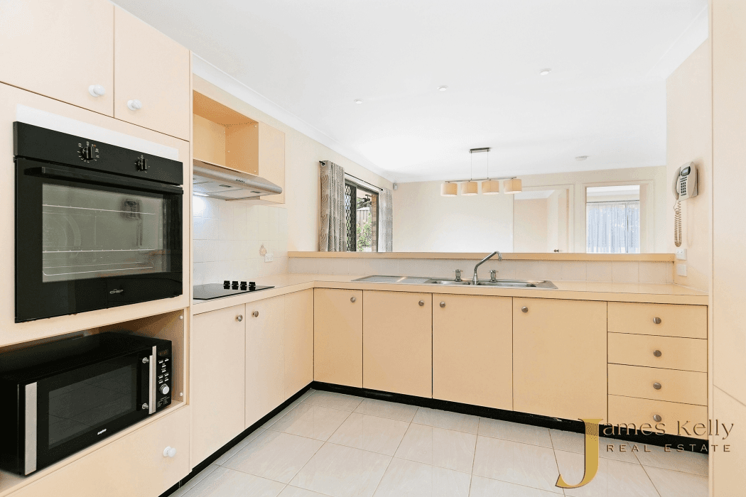 5 Kennington Ave, Quakers Hill, NSW 2763