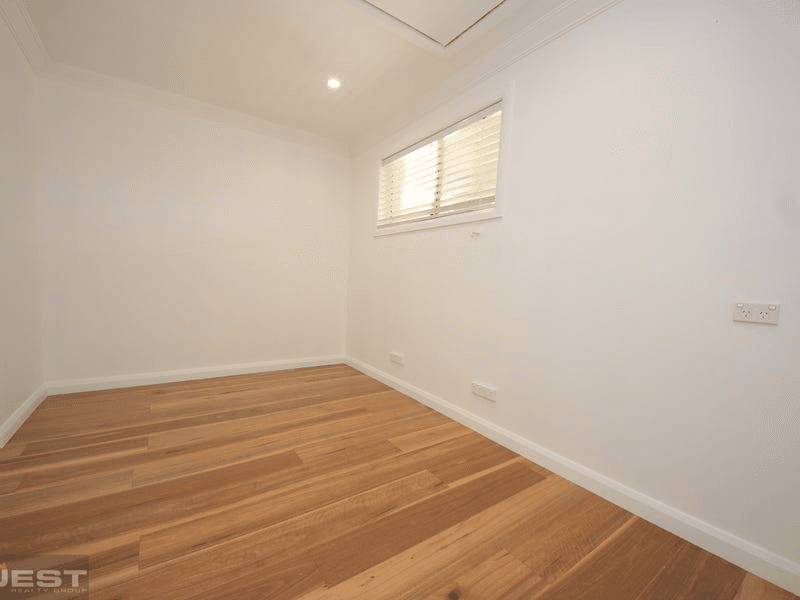 36 McKay Avenue, MOOREBANK, NSW 2170