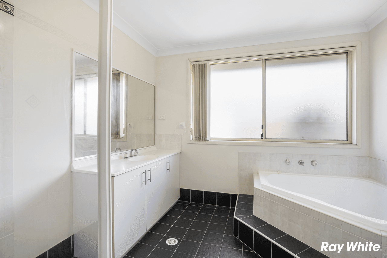 164 Brampton Drive, BEAUMONT HILLS, NSW 2155