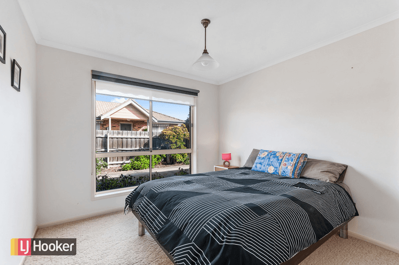 1/64 Roadknight Street, LAKES ENTRANCE, VIC 3909