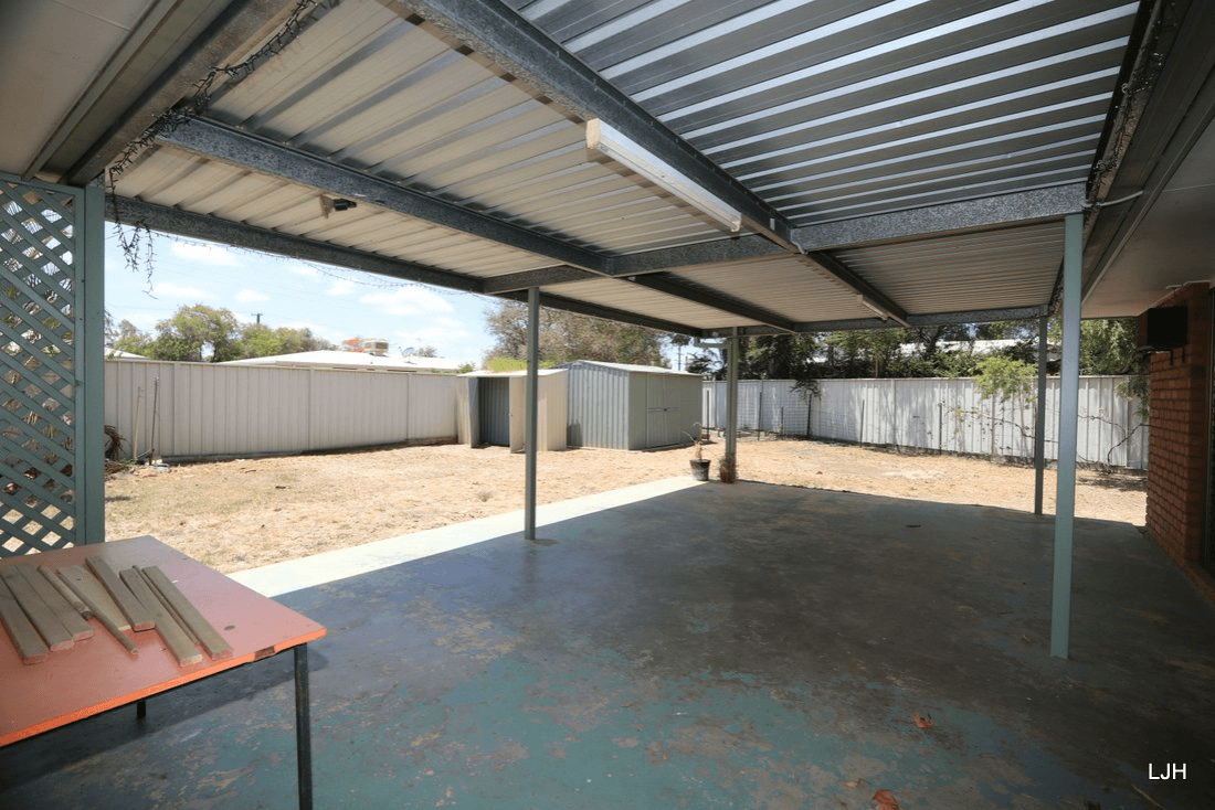 5 Eubar Place, EMERALD, QLD 4720