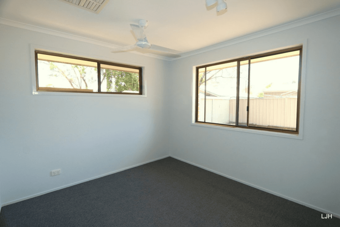 5 Eubar Place, EMERALD, QLD 4720