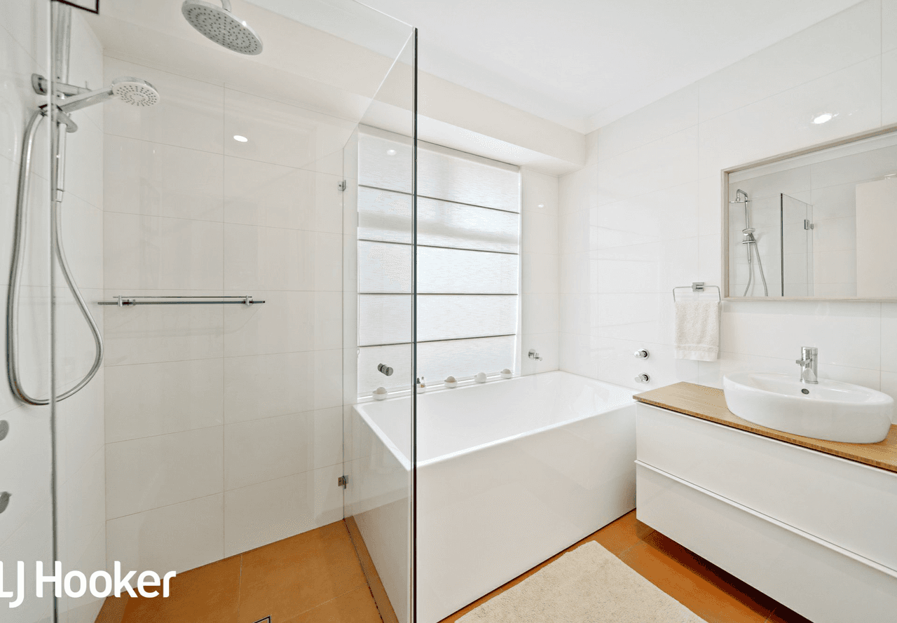4 Virgilia Terrace, SOUTH LAKE, WA 6164