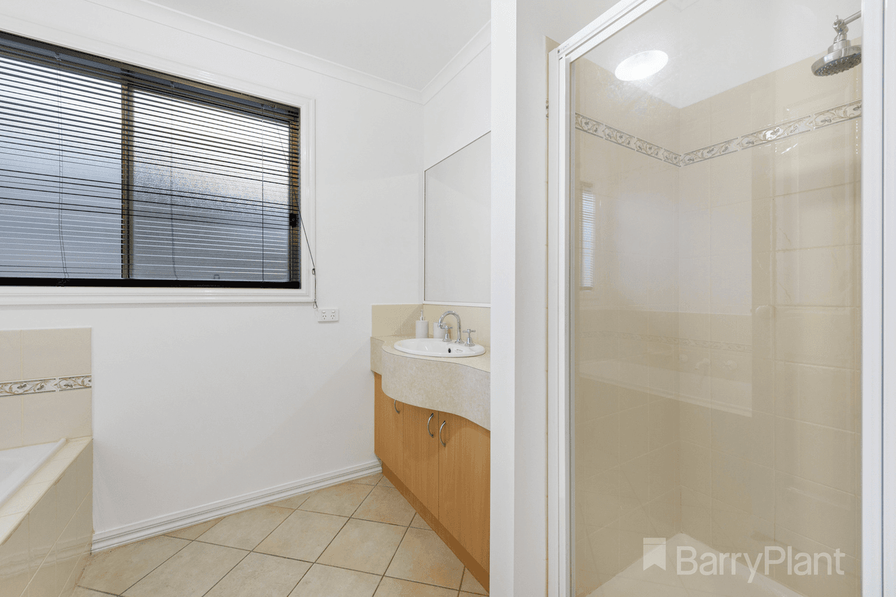 48 Brentwood Drive, Werribee, VIC 3030