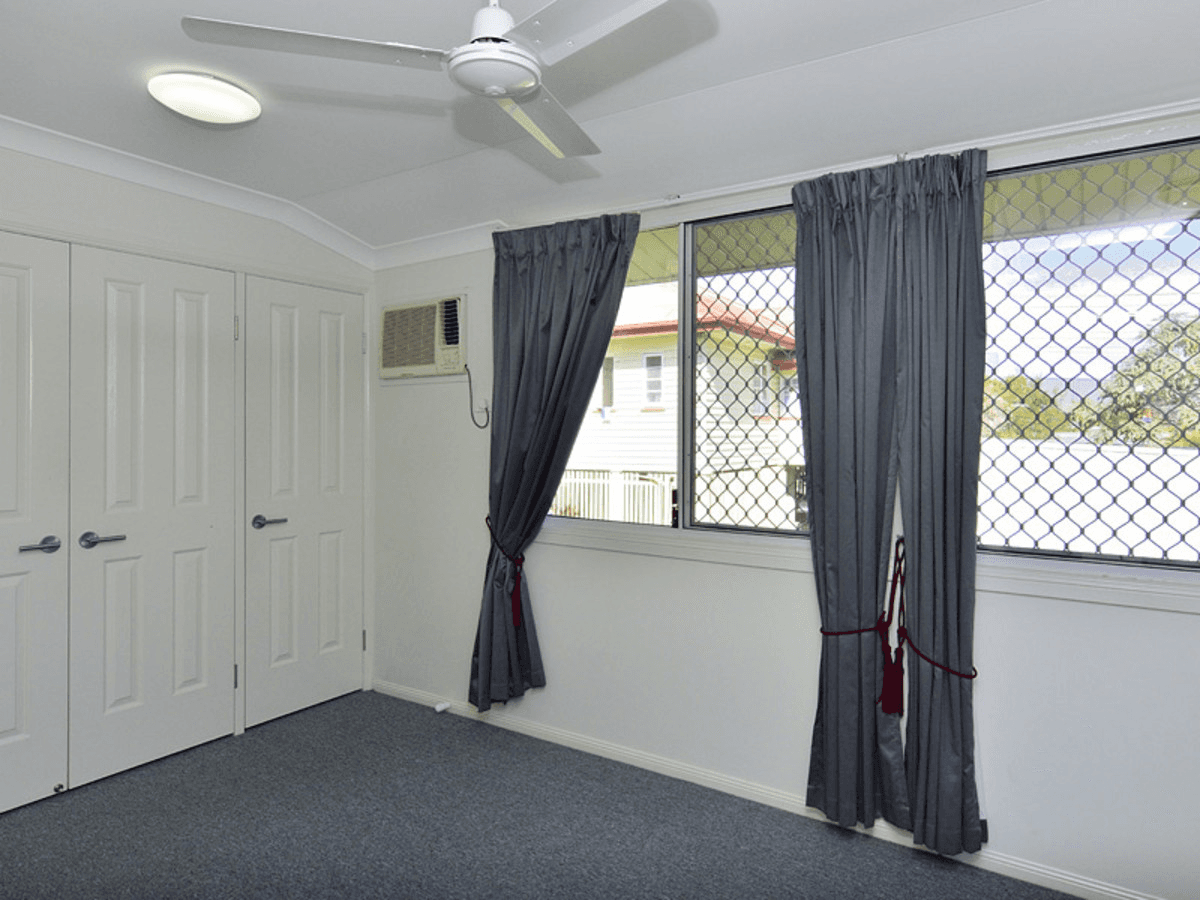 70 Darling Street, West Ipswich, QLD 4305