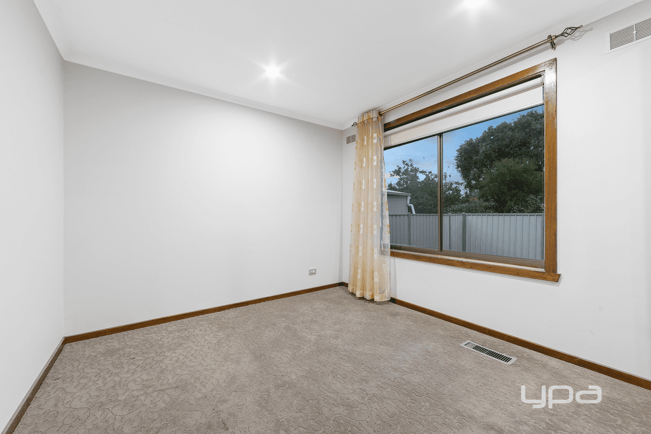 49 Corryong Crescent, TAYLORS LAKES, VIC 3038