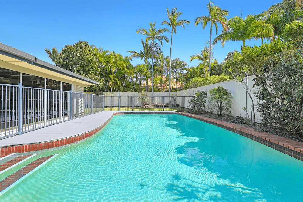 1 McCleary Street, Sorrento, QLD 4217