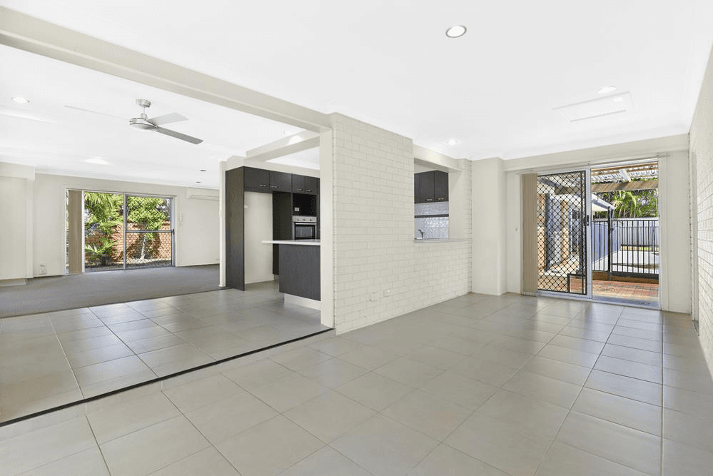 1 McCleary Street, Sorrento, QLD 4217