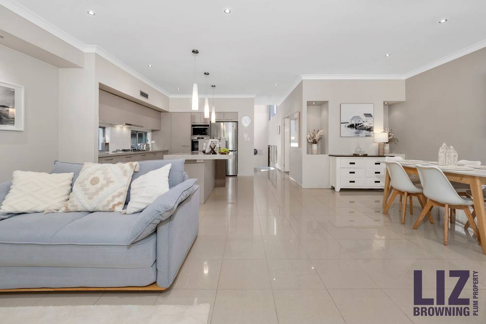 9A Kenton Street, CHAPEL HILL, QLD 4069
