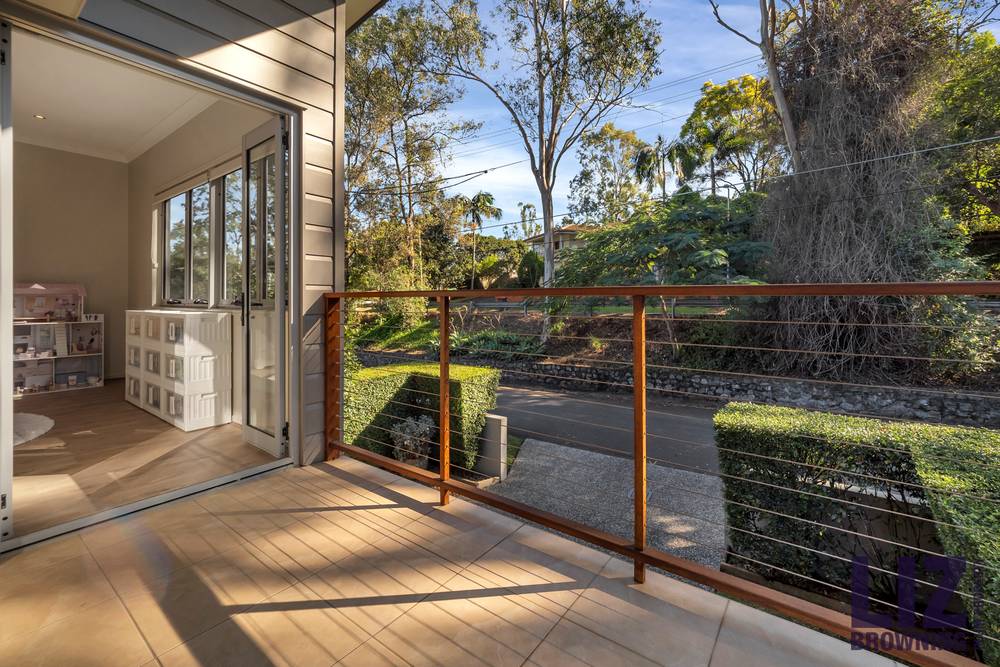 9A Kenton Street, CHAPEL HILL, QLD 4069