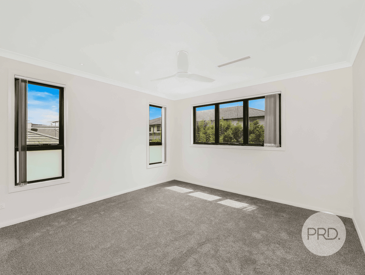 2 Dromedary Place, MACQUARIE LINKS, NSW 2565