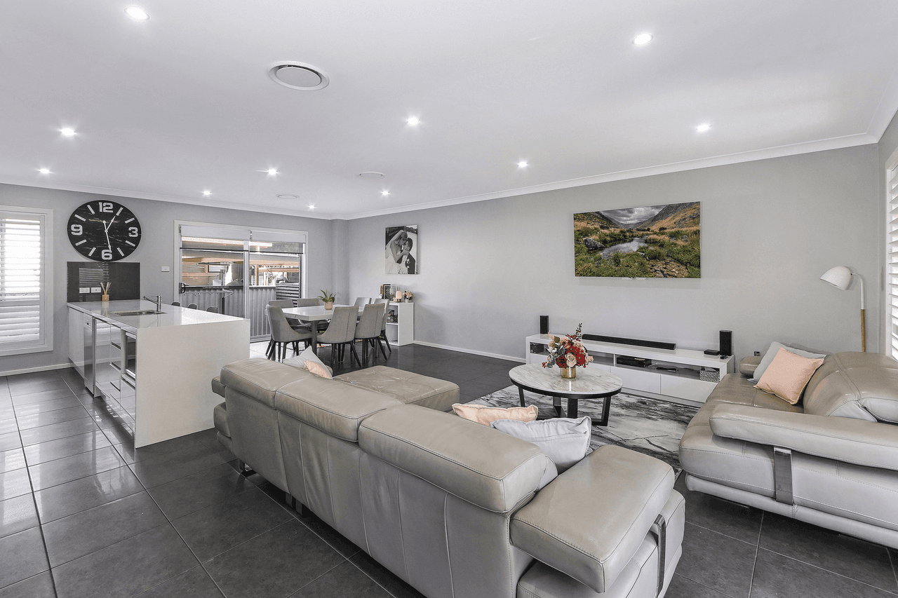 21 Larien Crescent, BIRRONG, NSW 2143