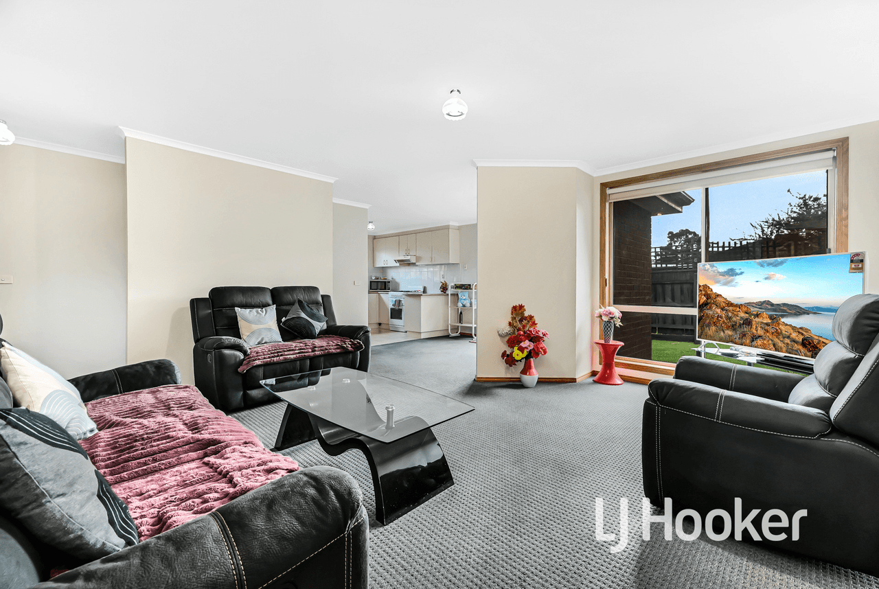 4/63 Pommel Street, PAKENHAM, VIC 3810