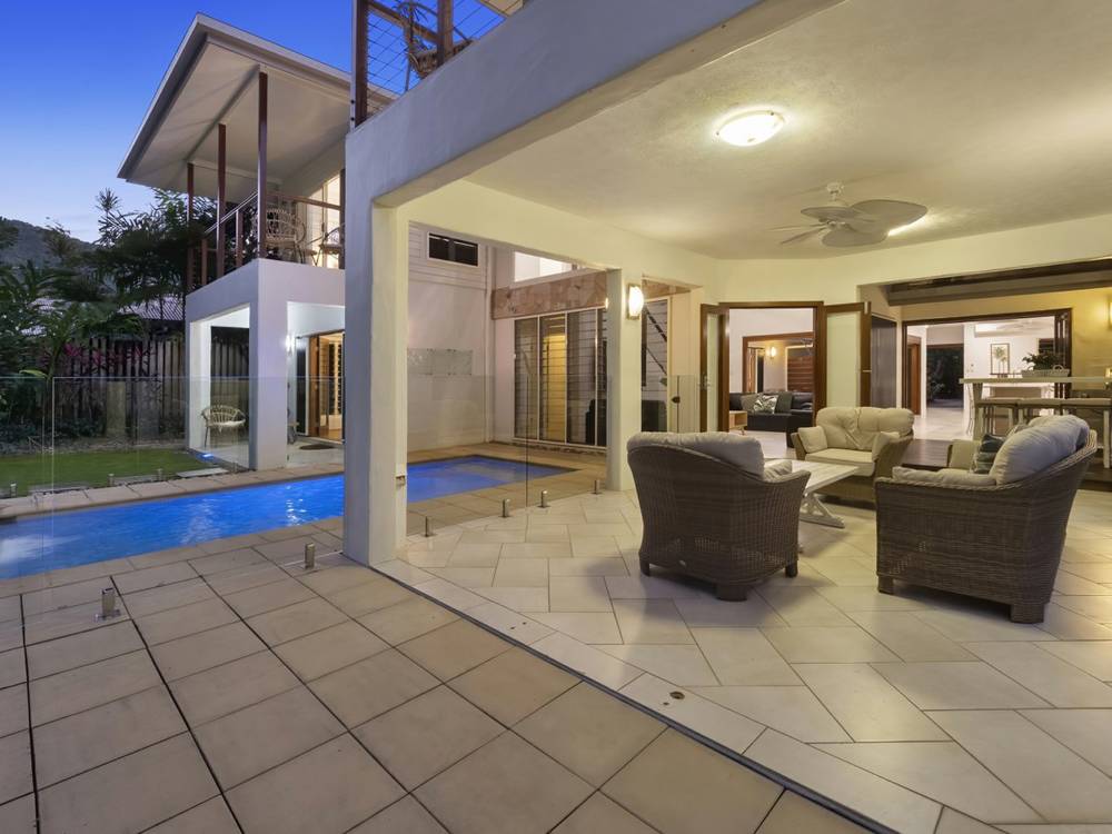 1 Muller Street, PALM COVE, QLD 4879