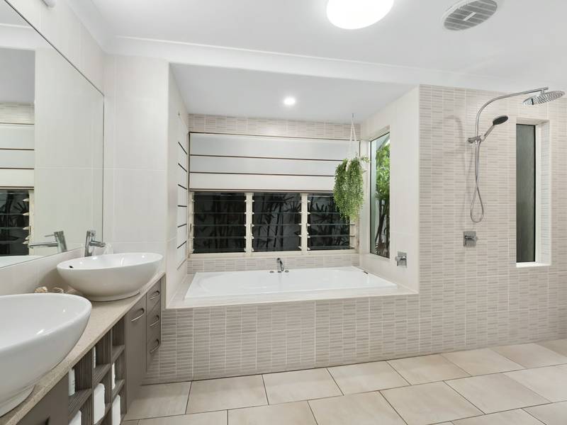 1 Muller Street, PALM COVE, QLD 4879