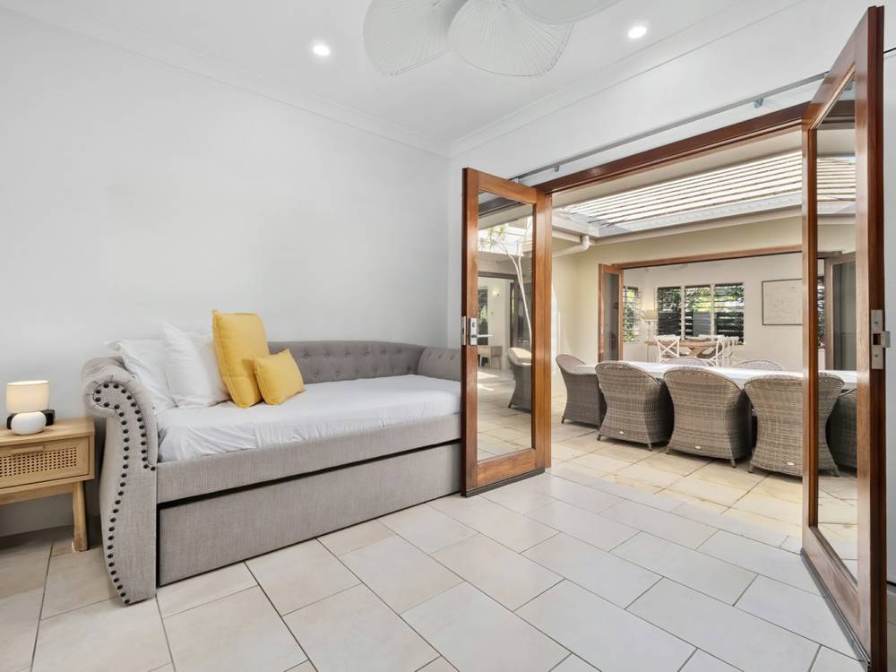 1 Muller Street, PALM COVE, QLD 4879