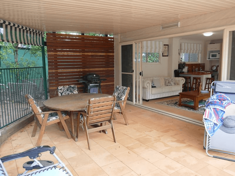27 Clearview Drive, GLASS HOUSE MOUNTAINS, QLD 4518